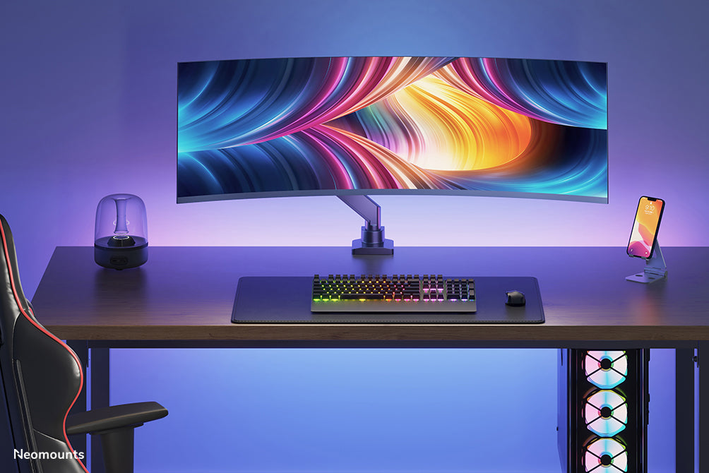 Neomounts NM-D775 zwartPLUS es un soporte de escritorio con resorte de gas para monitores curvos de hasta 49 pulgadas (124 cm) - Negro