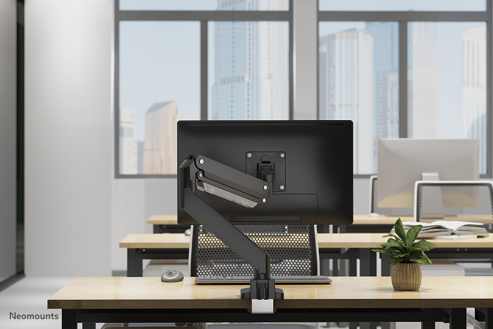 Neomounts NM-D775black es un soporte de escritorio con resorte de gas para pantallas planas de hasta 32 pulgadas (81 cm) - Negro