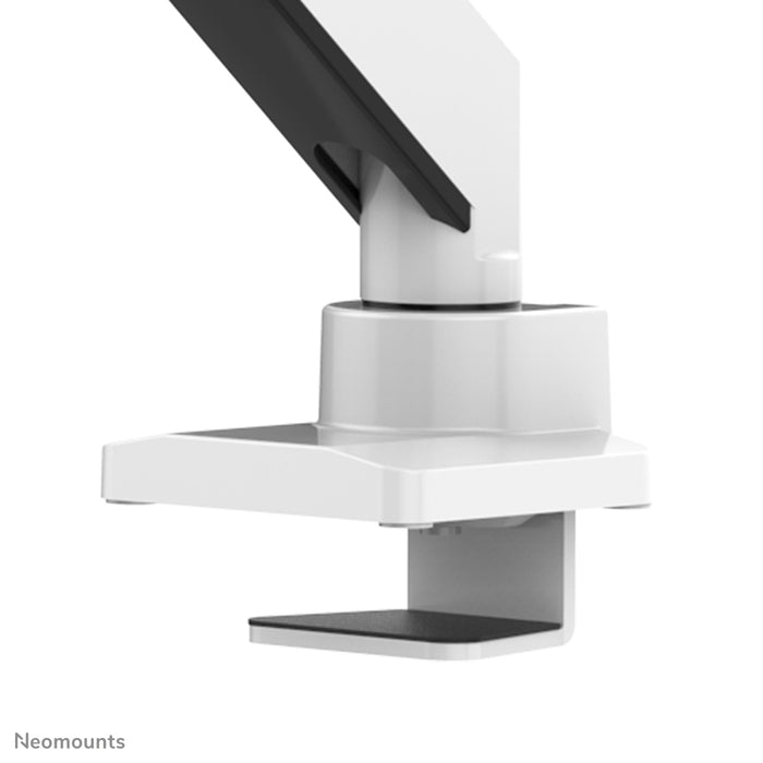 Neomounts NM-D775DX3 blanco es un soporte de escritorio con resorte de gas, barra transversal y palanca para pantallas planas de hasta 27 pulgadas (68,6 cm).