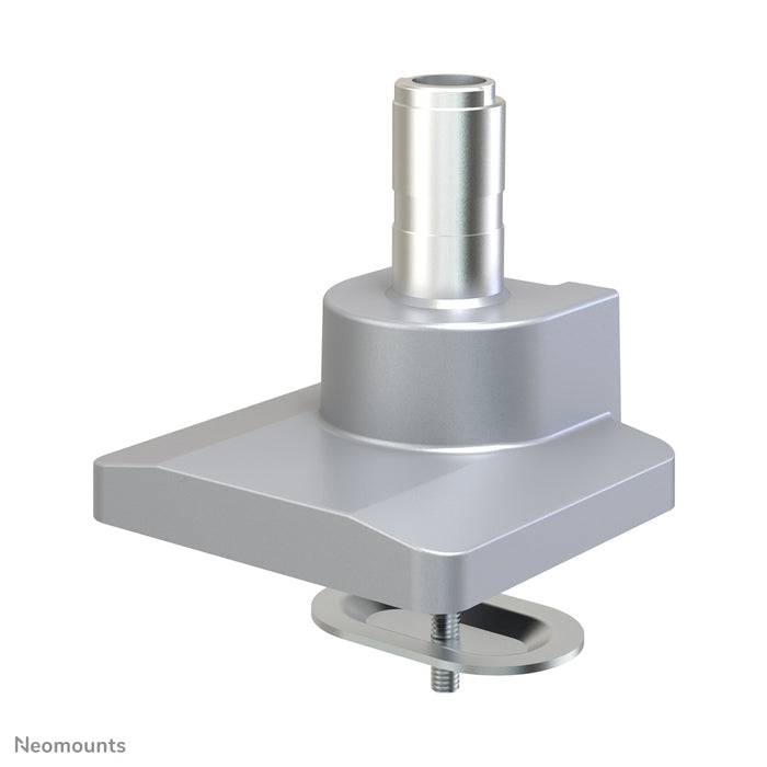 Neomounts NM-D775DX plata es un soporte de escritorio con resorte de gas, barra transversal y palanca para pantallas planas de hasta 32 pulgadas (81 cm).