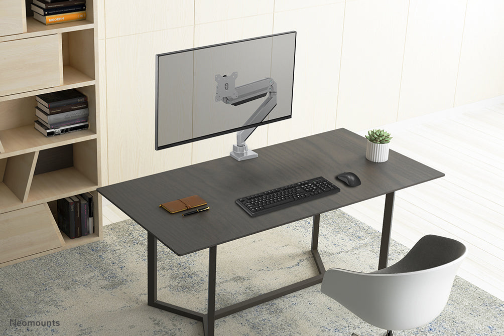 Neomounts NM-D775 plata es un soporte de escritorio con resorte de gas para pantallas planas hasta 32 pulgadas (81 cm) - Plata