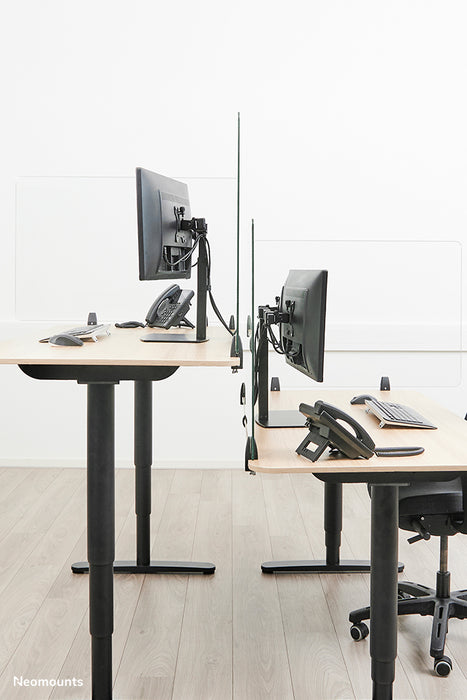 Neomounts NS-GLSPROTECT160 is een duurzaam glazen scherm van 158 cm dat afstandsbescherming biedt op de werkvloer - Gehard, transparant glas, 100% recyclebaar