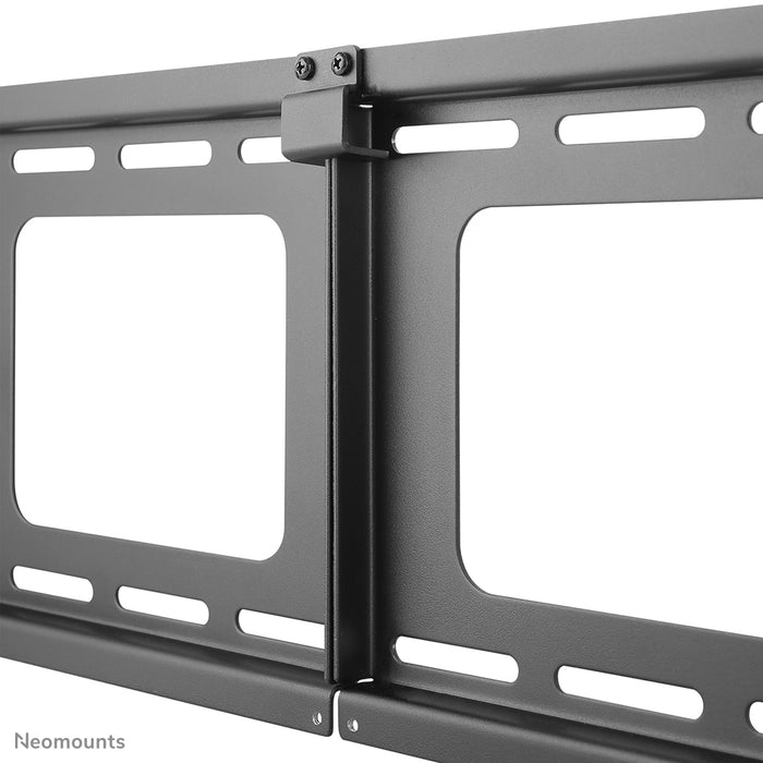 Neomounts NS-WMB200 negro es un soporte de pared para tablero de menú para pantallas de hasta 52 pulgadas (132 cm).