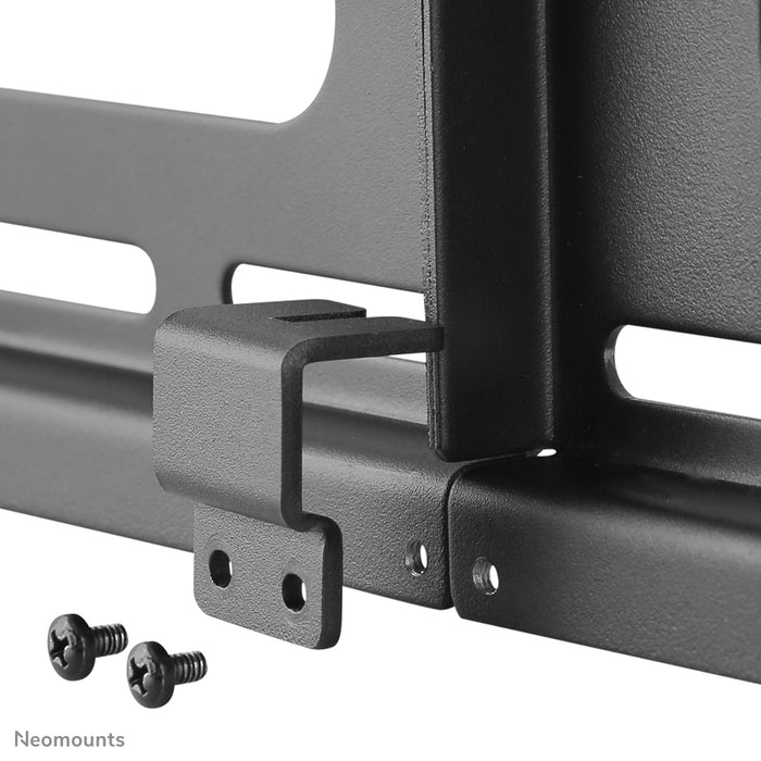 Neomounts NS-WMB200 negro es un soporte de pared para tablero de menú para pantallas de hasta 52 pulgadas (132 cm).