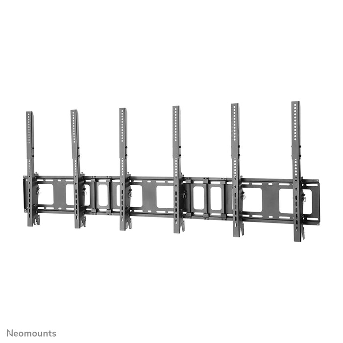 Neomounts NS-WMB300P negro es un soporte de pared para tablero de menú para la instalación vertical de pantallas de hasta 52 pulgadas (132 cm).