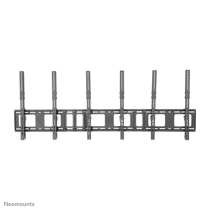Neomounts NS-WMB300P negro es un soporte de pared para tablero de menú para la instalación vertical de pantallas de hasta 52 pulgadas (132 cm).